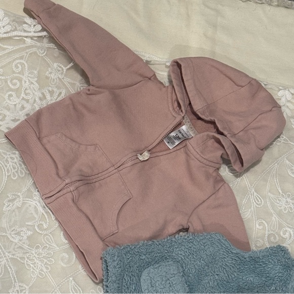 Carter's Pink and Blue Vests with Soft Material and High Collar - Bundle Deal - Picture 5 of 8